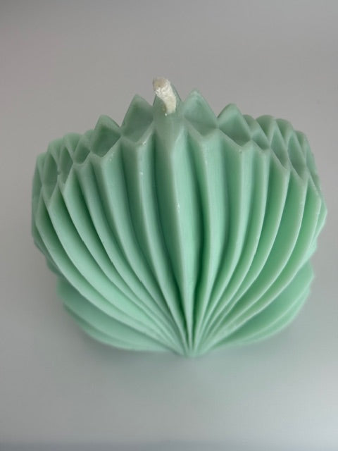 Shell Crest Pillar Candle - Sea Moss & Aloe